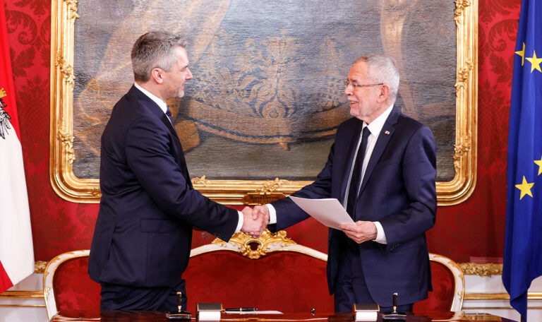 Österreichs Politiker bekommen Rekord-Gehalt