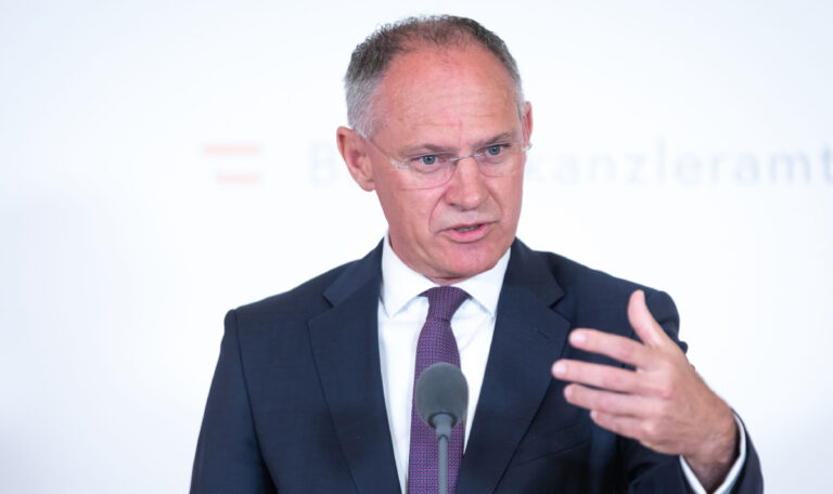 Karner setzt auf Österreichs Technologie-Offensive gegen illegale Einwanderung