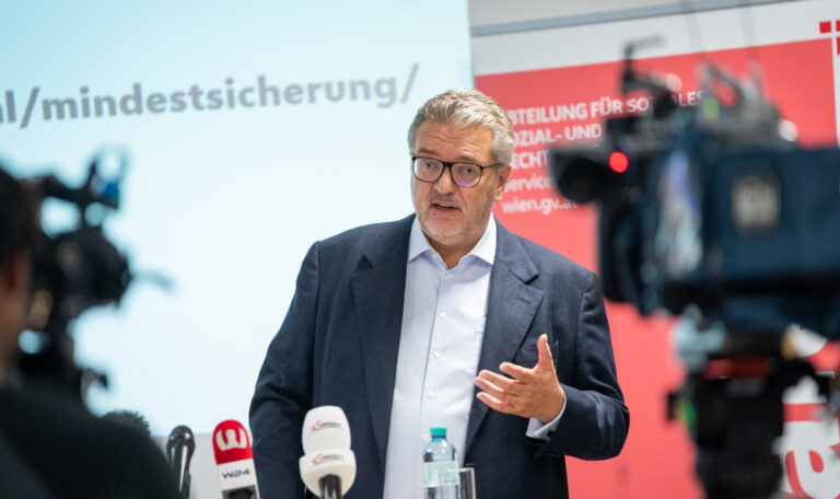 Diese WienerInnen erhalten jetzt 200 Euro extra von der Stadt