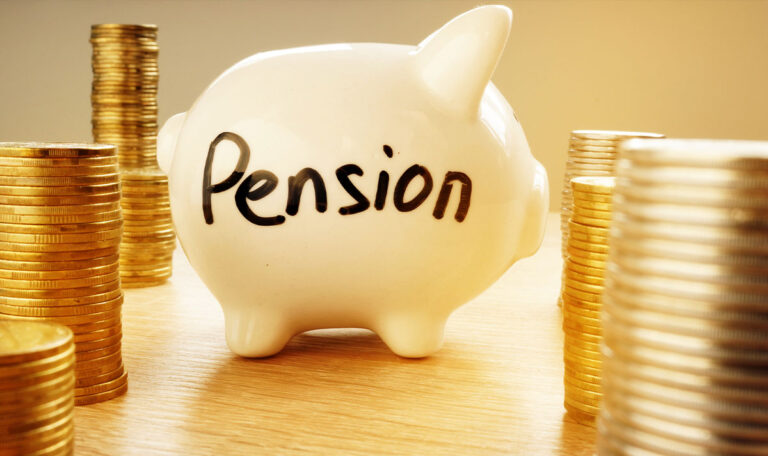So vielen Österreichern droht eine fette Pensionskürzung!