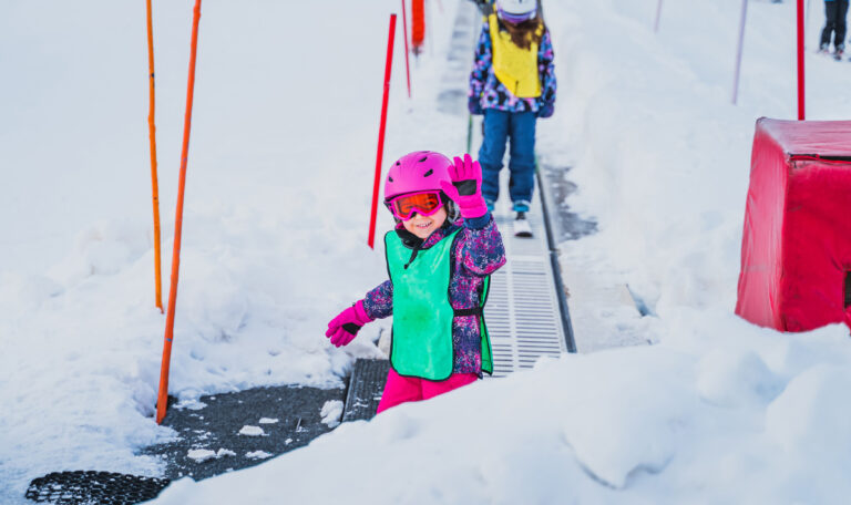 Wien eröffnet erste Allwetter-Skipiste in Penzing