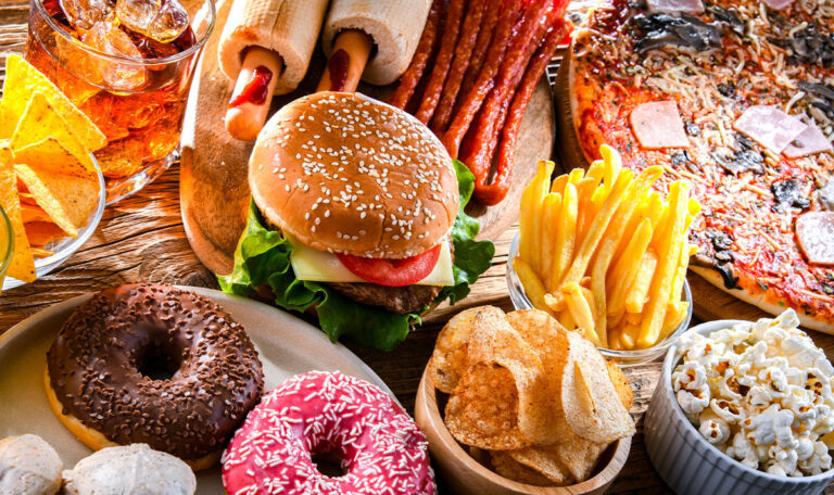 Diese Lebensmittel solltet ihr laut Onkologen niemals essen