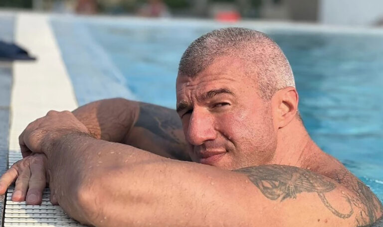 Ex-Kickboxer Topform-Geheimnis: 150 Eier pro Woche, ein Kilo Fleisch jeden Tag! (VIDEO)