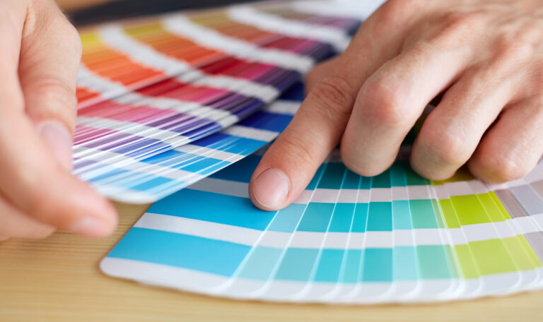 Wie die hässlichste Farbe der Welt – Pantone 448C – Leben rettet