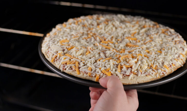 Knaller-Studie: Tiefkühlpizza, Chicken Nuggets & Co. steigern das Krebsrisiko