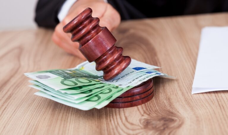 Kroatien: Kellnerin erhält 4.200€ nach illegaler Entlassung