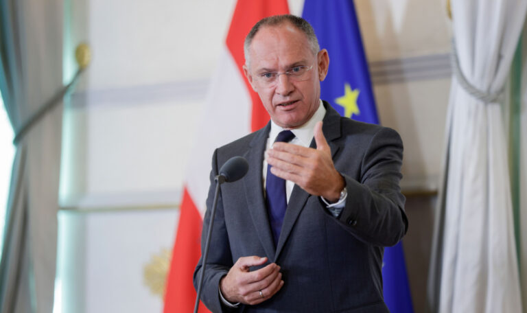 Schlepperkriminalität: SPÖ fordert stärkere Maßnahmen von Karner