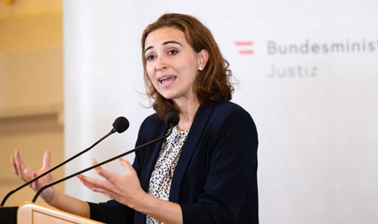 Justiz erschüttert: Alma Zadic wird angezeigt!