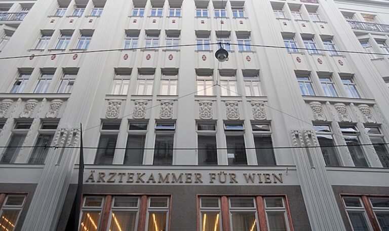 Ärztedemo trotz Gehaltserhöhung