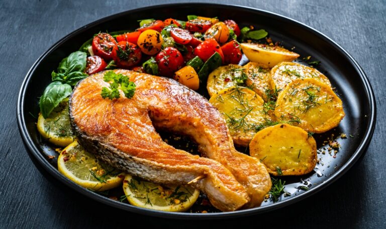 Diese Lebensmittel solltet ihr mit Fisch auf keinen Fall kombinieren
