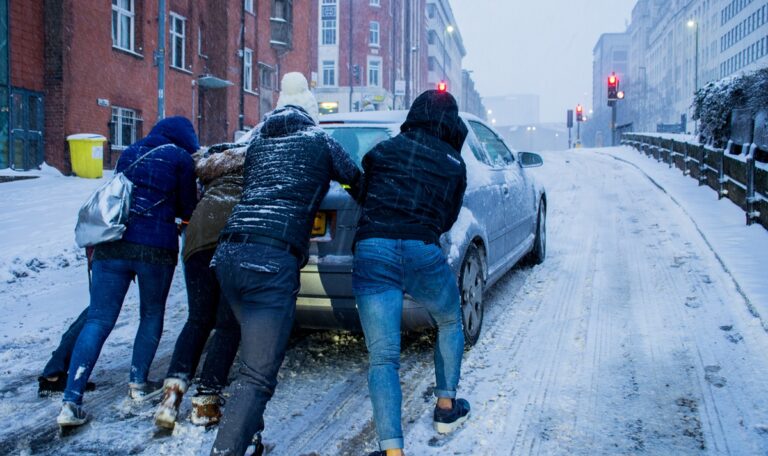 Winterchaos in Wien: Pannendienste im Dauereinsatz