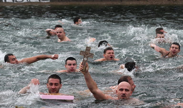 Plivanje za Časni krst se održava i u Austriji