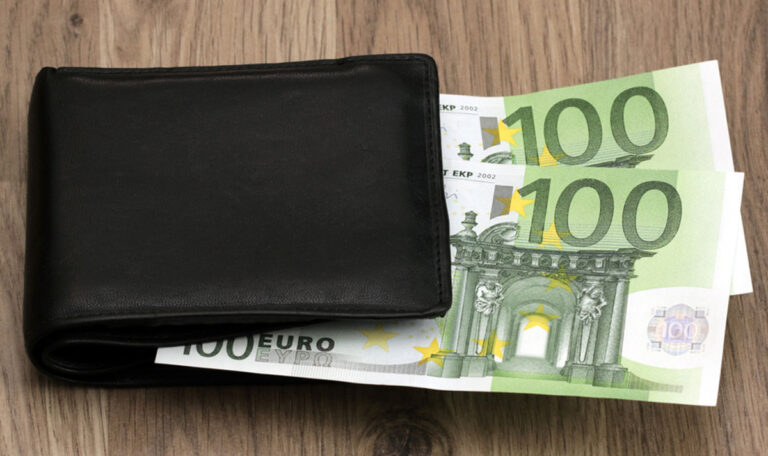 Ab 1. Februar: Diese Personen bekommen 200 Euro extra!