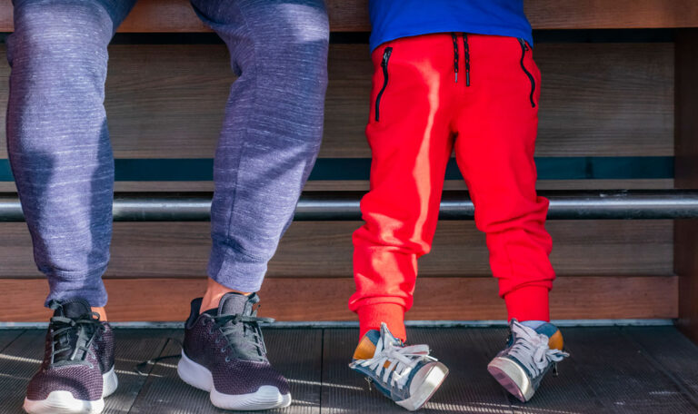Tag der Jogginghose: Diese „Trenerka“ macht euch zum Trendsetter