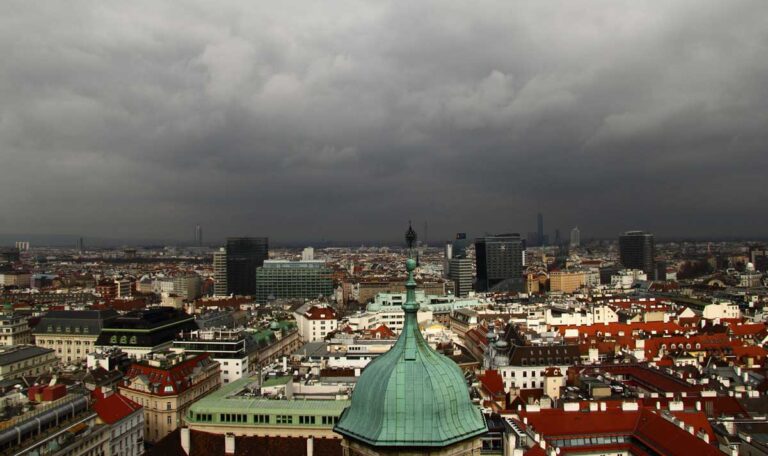 Sturmwarnung für Wien: Alarmstufe rot ausgerufen!