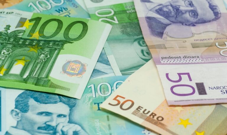 FIX: Kosovo verbietet serbische Dinar