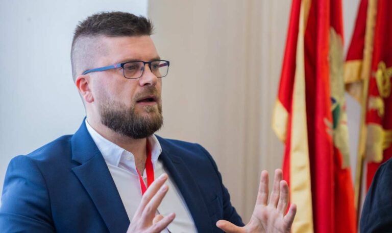 Gerichtsprozess: Historiker Batricevic kritisiert Rolle der serbisch-orthodoxen Kirche