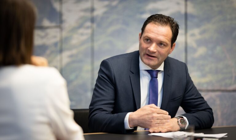 Interview-Panne: ÖVP-Minister verrät Wahltermin