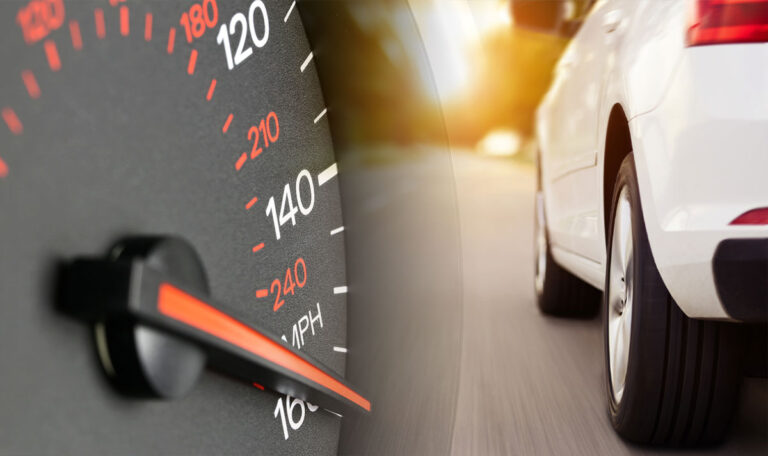 Fahrer flitzt mit 157 km/h und darf Auto behalten