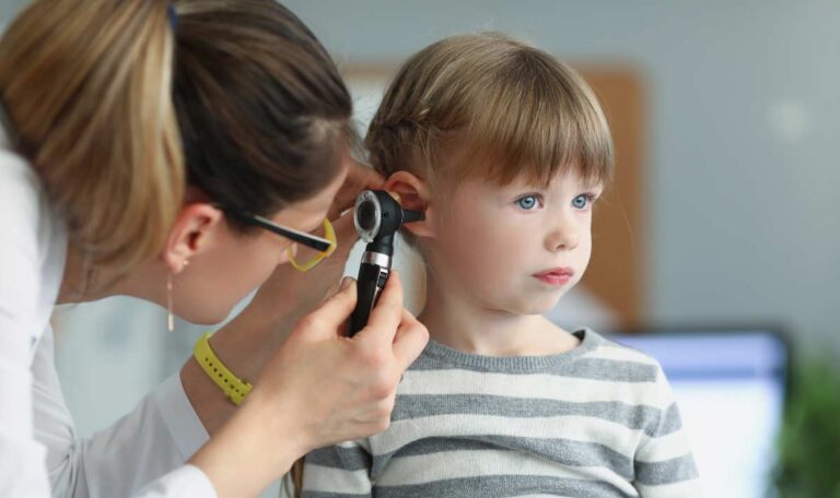 Pflegekräftemangel: Auch Kinder müssen monatelang auf OP warten!