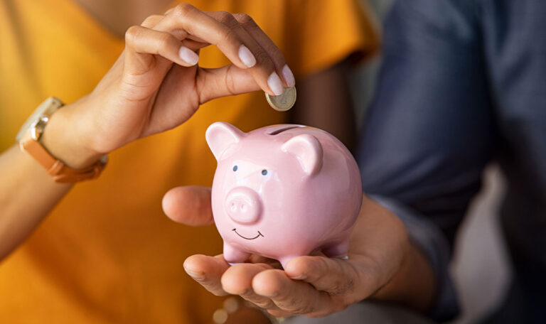 So könnt ihr mit der 1-Euro-Regel viel Geld einsparen