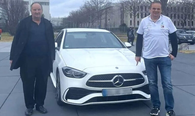 Riesen-Besitz: Mercedes-Fanatiker Stojan bricht alle Rekorde