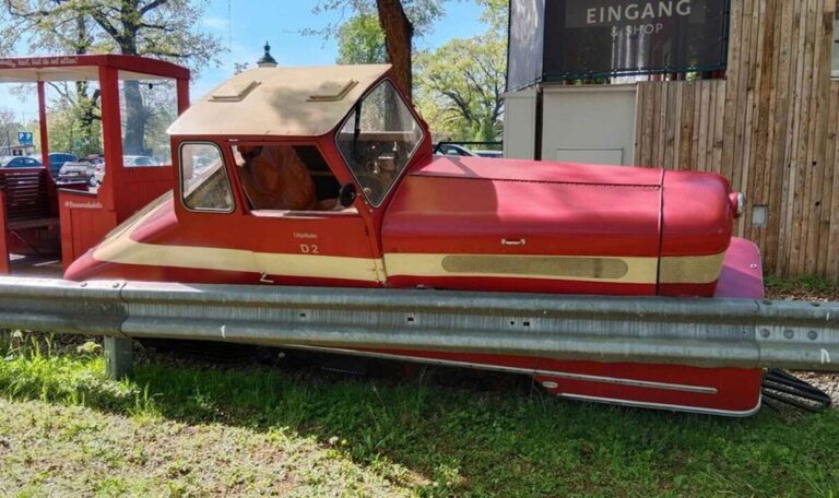 Schock im Prater: Liliputbahn entgleist (FOTOS)