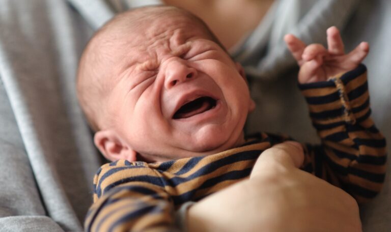 Kroatisches Ehepaar sucht dringend Psychiater für ihr 4 Monate altes Baby