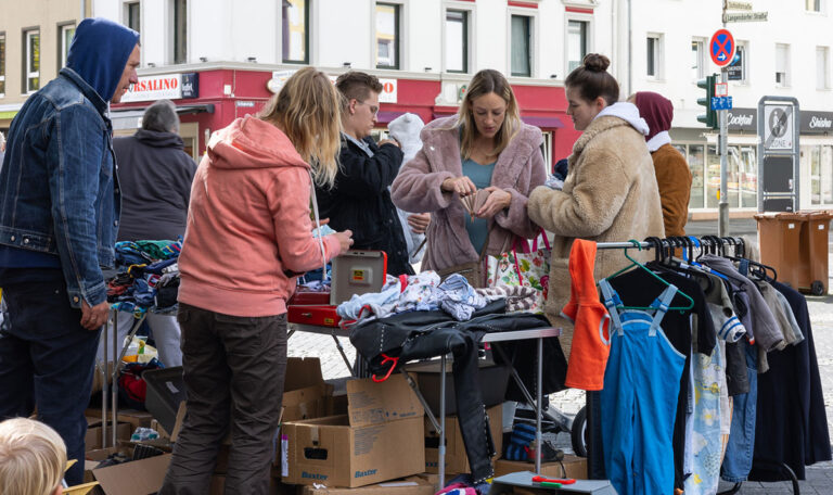 Flohmarkt-Fund verwandelt Frau nach 33 Jahren in Millionärin
