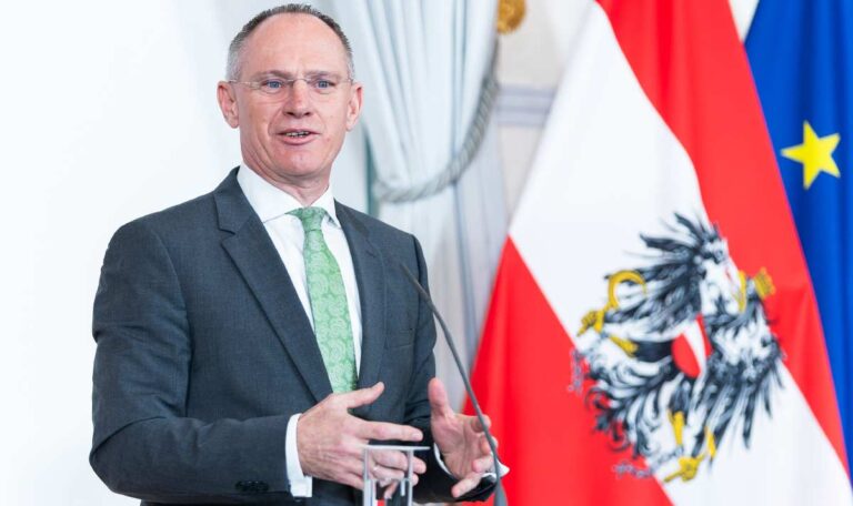 Revolution in Österreichs Asylpolitik: Arbeit und Bildung jetzt Pflicht!