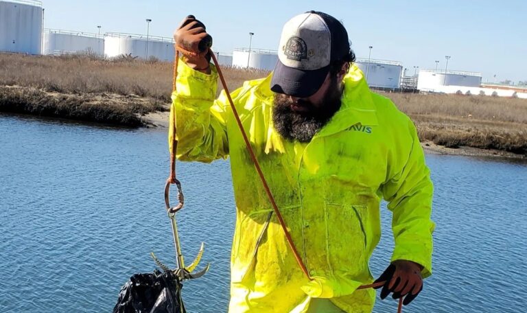 Paar fischt 100.000 Dollar aus Teich (VIDEO)