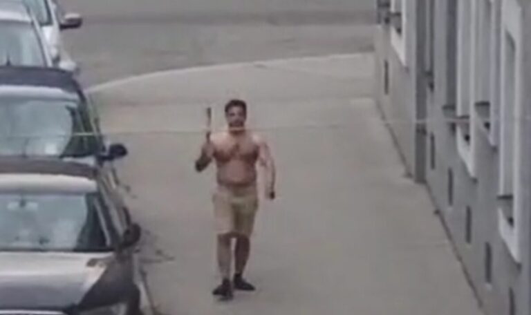 Aufnahmen zeigen Axtmörder und die tödlichen Schüsse (VIDEOS)