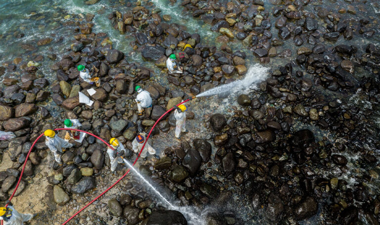 Hunderte Meter langer Ölteppich vor kroatischer Adriaküste