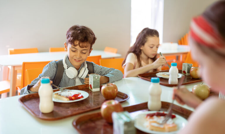 Schweinefleisch-Verzicht in Wiener Schulen sorgt für Aufsehen!