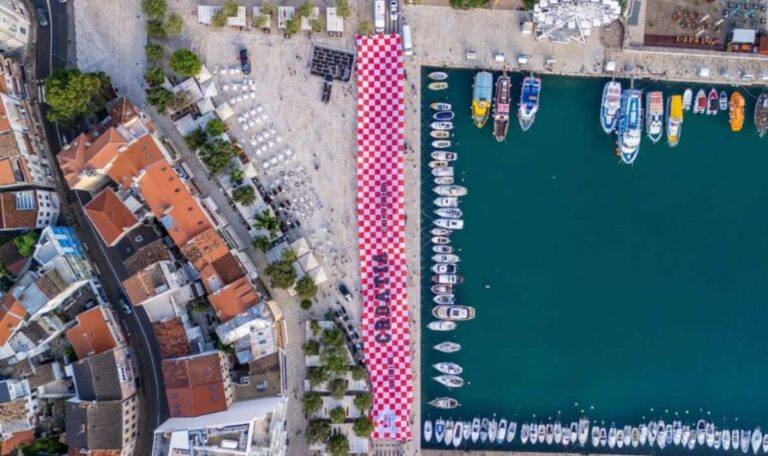 Weltrekord an Adriaküste: Größte kroatische Flagge entrollt (VIDEO)