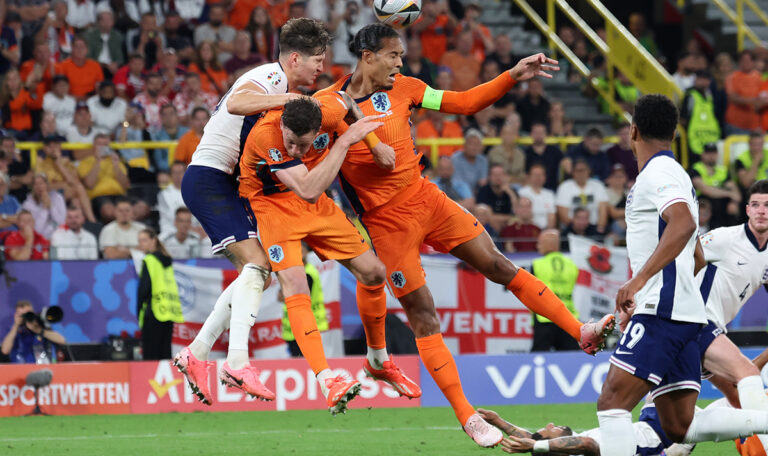 England siegt und schimpft: „Das ist eine Schande!“