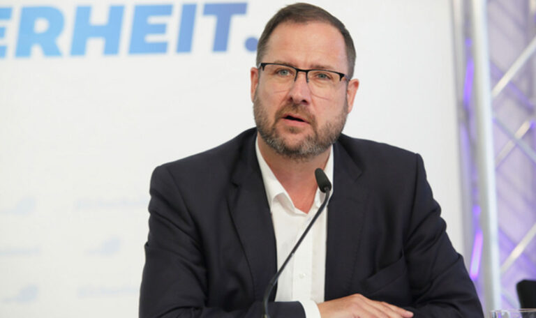 Pensionsstreit eskaliert – FPÖ wirft SPÖ „offenen Verrat“ vor