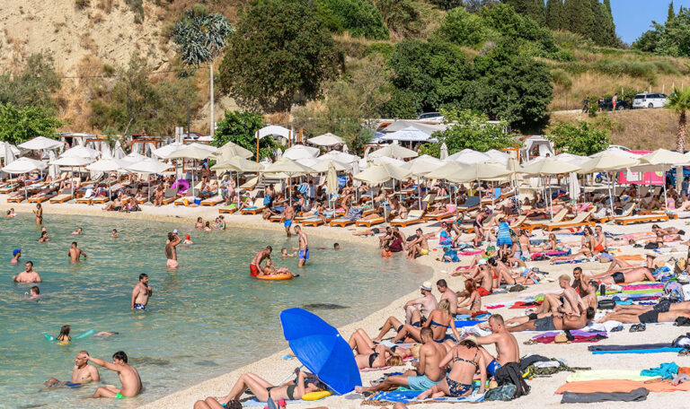 Strandplatz-Krieg: Urlauberfrust auf Video festgehalten! (VIDEO)