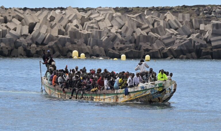 Kapazitätsgrenzen erreicht: Flüchtlingswelle auf beliebten Ferieninseln