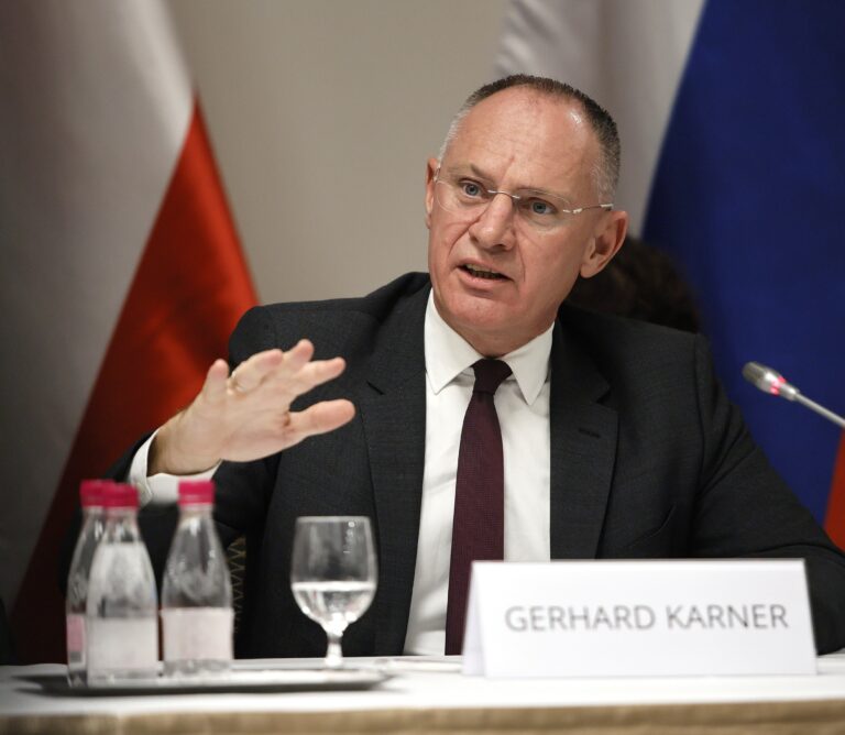 Abschiebungen, Kameras, Messerverbote: Karners neue Sicherheitsoffensive