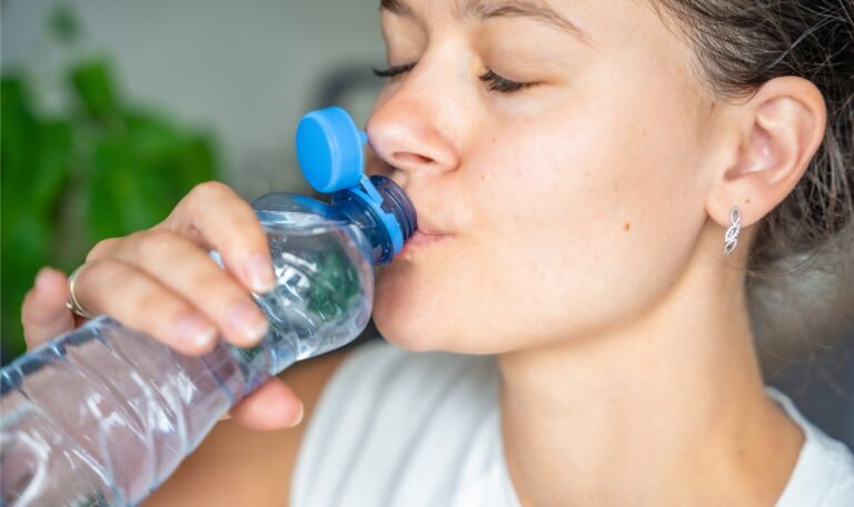 Schockierende Studie: Plastikflaschen erhöhen Blutdruck!
