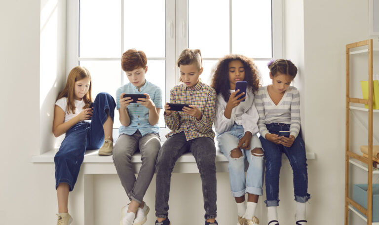 Gefahr: Smartphone-Sucht bei Kids