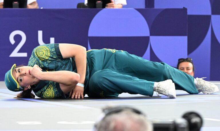 Känguru-Moves: Australische Breakdancerin blamiert sich (VIDEO)