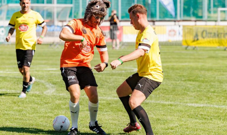 BAND FUSSBALL CUP 2024: Stars kicken für den guten Zweck