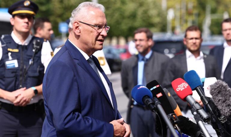 Rücknahme von Flüchtlingen: Deutschland und Österreich im Migrationsstreit