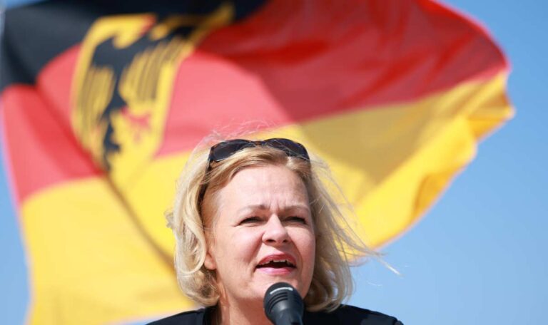 Deutsche Innenministerin will Asylanten nach Österreich schicken
