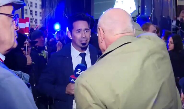FPÖ-Anhänger attackiert TV-Team bei Live-Übertragung (VIDEO)