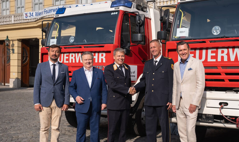 Wien übergibt erneut zwei Rüstlöschfahrzeuge an die Berufsfeuerwehr Sarajevo