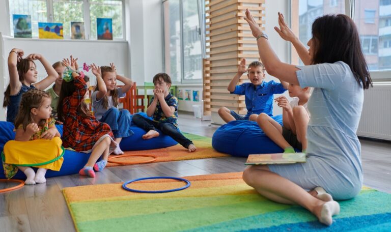 Wegen muslimischen Vätern: Pädagogin soll sich „richtig“ kleiden