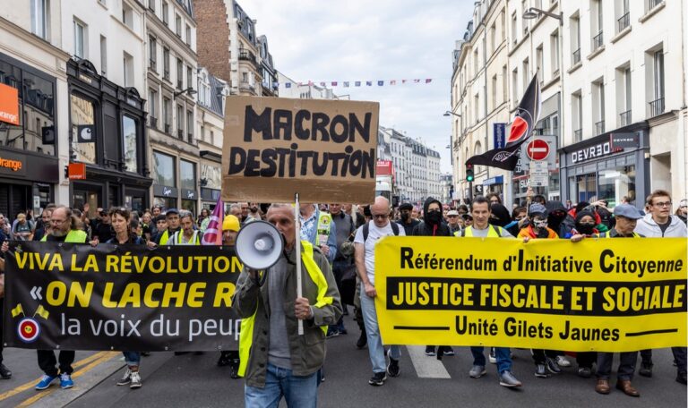 Rechtsruck in Frankreich: Macron stellt neue Regierung vor